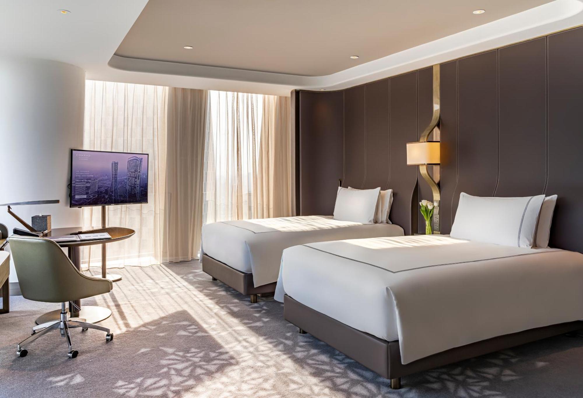 Conrad Hangzhou Bagian luar foto